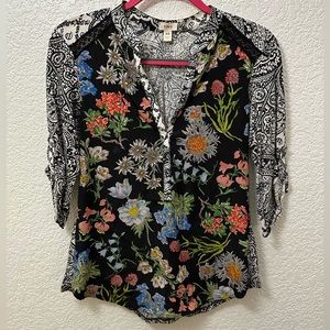 Women’s top with pretty designs
